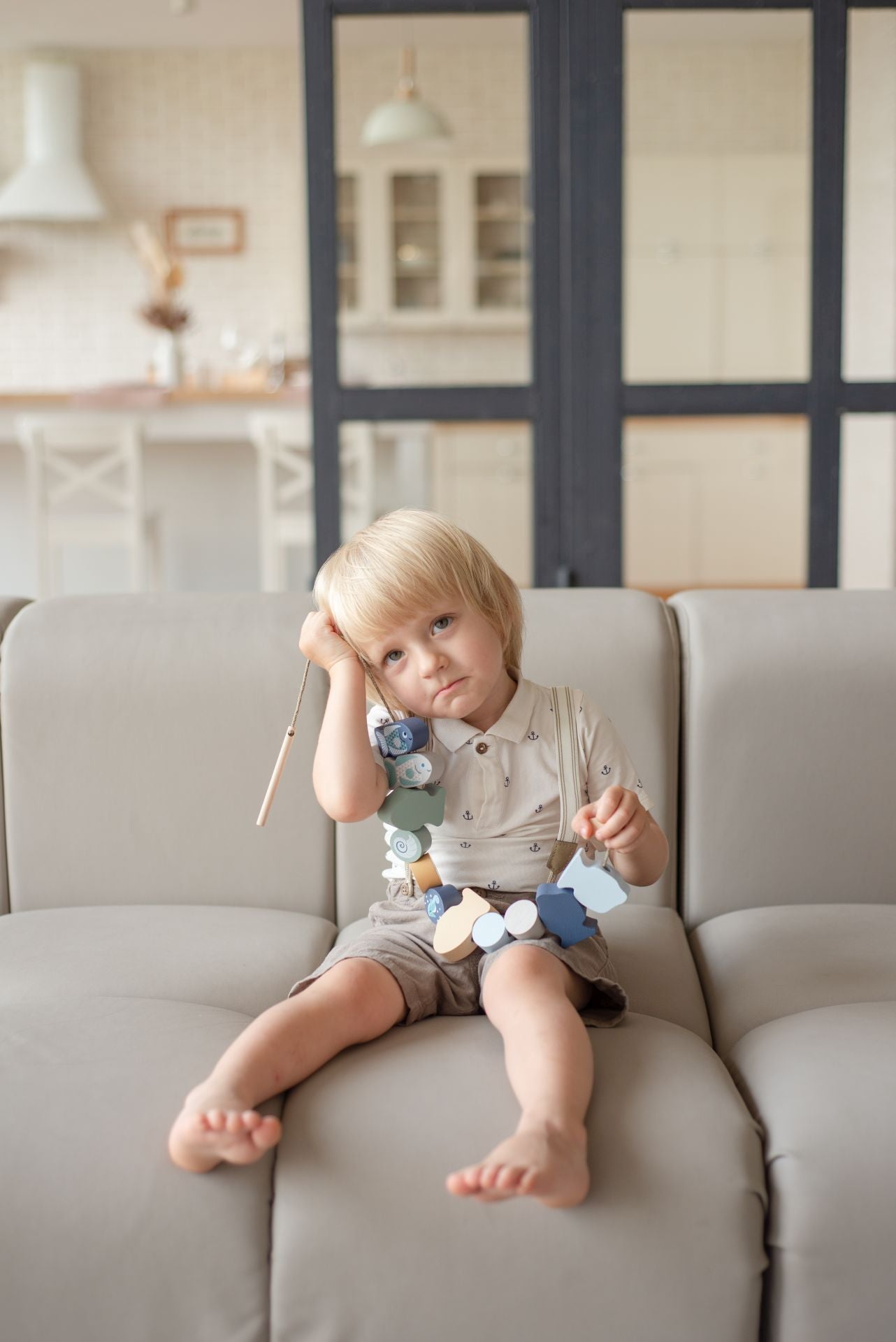 CUBIKA Pastel 16020 Navlékací ryby a mořští živočichové - navlékací set - 13 dřevěných dílů a 8 předloh