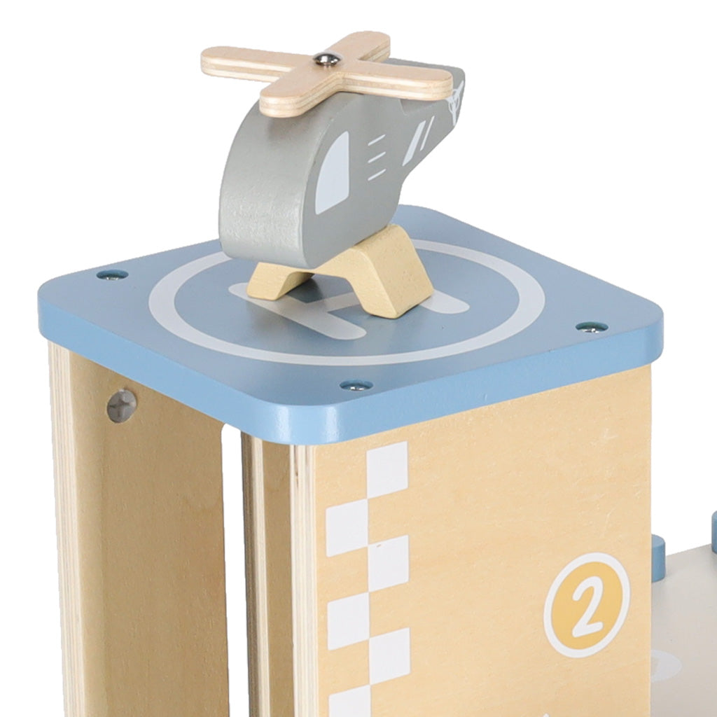 Dřevěná patrová garáž