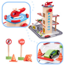 Dřevěné dvoupatrové parkoviště