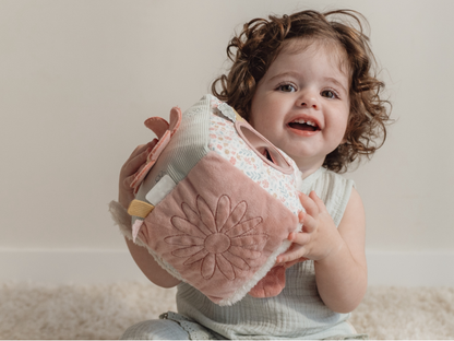 Kostka textilní s aktivitami králíček Miffy Lucky Blossom