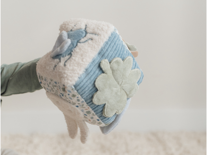 Kostka textilní s aktivitami králíček Miffy Lucky Leaves