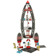 Dřevěná vesmírná raketa s astronauty